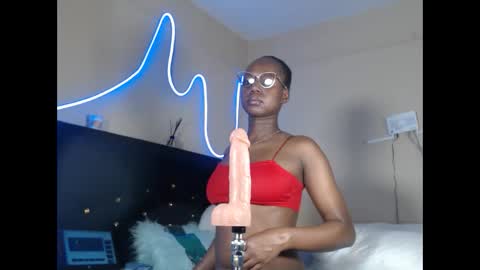 leslie online show from September 2025 06:20:01 PM