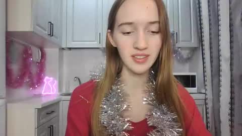  LESLIE   online show from December 2024 03:16:01 PM