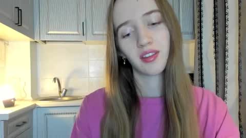  LESLIE   online show from November 2025 07:52:02 PM