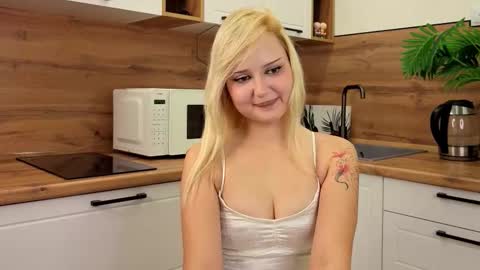 Lisa online show from December 2025 06:02:01 PM