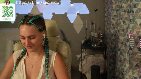 LeslieKorfs online show from October 2025 10:18:02 PM