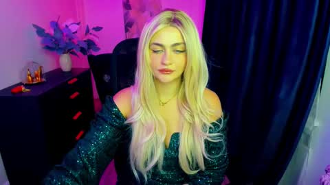 lesliemineg online show from September 2025 07:49:01 PM