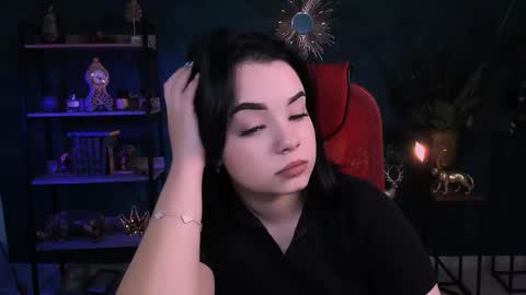 LeslieRowe online show from October 2025 05:45:01 PM