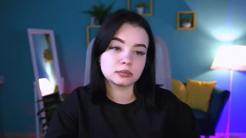 LeslieRowe online show from October 2025 04:30:02 PM