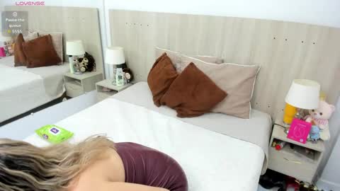 Snapshot of lesly_santodomingo chatting on April 2026 12:04:01 PM Lesly Santodomingo online show from April 2026 12:04:01 PM
