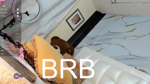 Snapshot of lesly_w chatting on March 2025 01:05:02 PM I am here from Monday to Friday from 730 am to 130 pm Colombia time and saturday from 500 am to 1000 am .... Soon Blue page online show from March 2025 01:05:02 PM