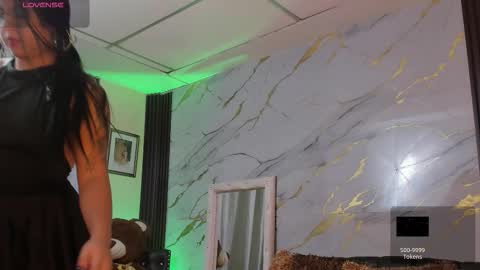 Snapshot of lesly_w chatting on November 2025 09:52:01 AM I am here from Monday to Friday from 730 am to 130 pm Colombia time and saturday from 500 am to 1000 am .... Soon Blue page online show from November 2025 09:52:01 AM