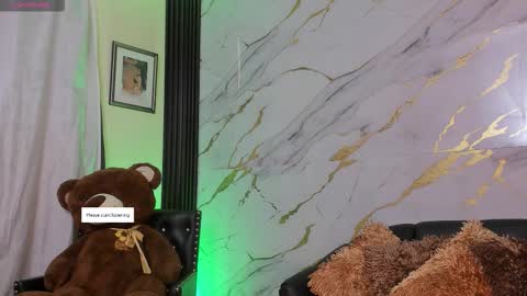 Snapshot of lesly_w chatting on November 2025 01:07:02 PM I am here from Monday to Friday from 730 am to 130 pm Colombia time and saturday from 500 am to 1000 am .... Soon Blue page online show from November 2025 01:07:02 PM