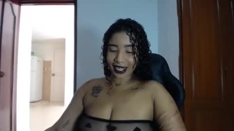 Snapshot of leslycarsson chatting on February 2025 07:48:02 PM lesly online show from February 2025 07:48:02 PM