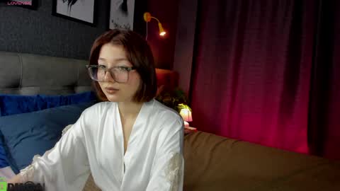 Snapshot of lessi_grace chatting on April 2026 01:03:01 AM Lessi online show from April 2026 01:03:01 AM
