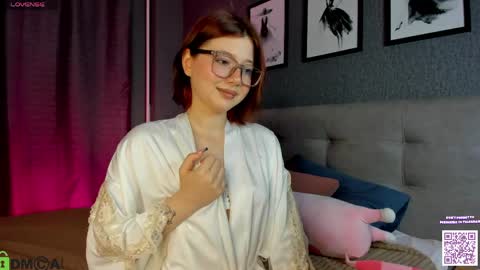 Snapshot of lessi_grace chatting on April 2026 01:10:02 AM Lessi online show from April 2026 01:10:02 AM