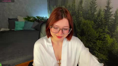 Snapshot of lessi_grace chatting on May 2026 01:00:01 AM Lessi online show from May 2026 01:00:01 AM