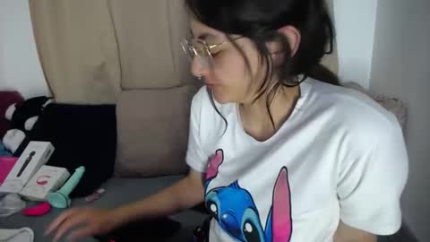 lessliee online show from April 2026 07:58:02 AM