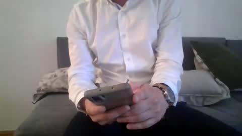 Snapshot of lestaro chatting on June 2026 07:21:02 AM neoglo online show from June 2026 07:21:02 AM