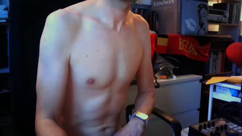 Vampiro Diurno online show from January 2025 04:01:01 PM