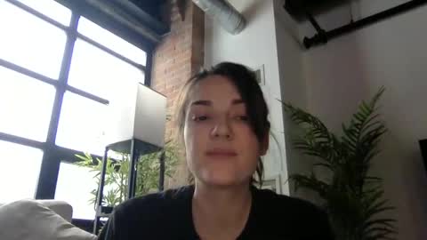 strawberrywatermelonpink22 online show from February 2025 04:32:01 PM