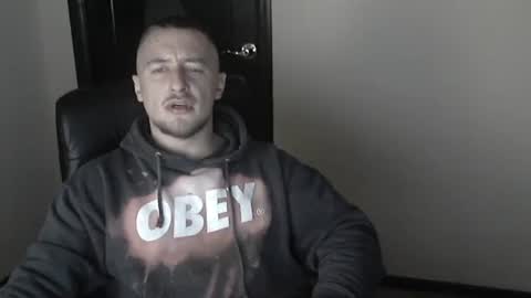 Snapshot of lev1ngston chatting on December 2024 06:26:02 PM lev1ngston online show from December 2024 06:26:02 PM