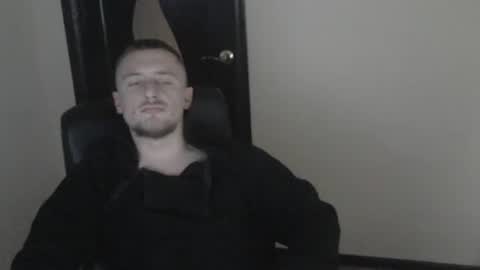 Snapshot of lev1ngston chatting on December 2024 11:00:02 AM lev1ngston online show from December 2024 11:00:02 AM