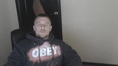 Snapshot of lev1ngston chatting on December 2024 09:09:02 PM lev1ngston online show from December 2024 09:09:02 PM