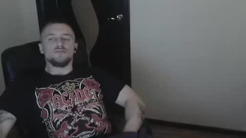 Snapshot of lev1ngston chatting on January 2025 07:03:01 AM lev1ngston online show from January 2025 07:03:01 AM