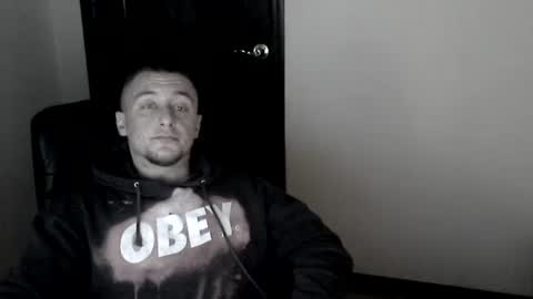 Snapshot of lev1ngston chatting on January 2025 04:58:02 AM lev1ngston online show from January 2025 04:58:02 AM