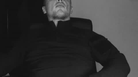 Snapshot of lev1ngston chatting on September 2025 10:09:01 PM lev1ngston online show from September 2025 10:09:01 PM