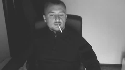 Snapshot of lev1ngston chatting on September 2025 06:29:02 PM lev1ngston online show from September 2025 06:29:02 PM