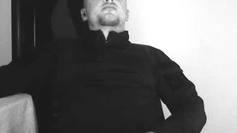 Snapshot of lev1ngston chatting on September 2025 06:13:02 PM lev1ngston online show from September 2025 06:13:02 PM