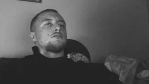 Snapshot of lev1ngston chatting on November 2025 12:44:01 AM lev1ngston online show from November 2025 12:44:01 AM