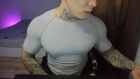 Snapshot of lewis_muscleee chatting on March 2026 04:21:01 PM blablablack online show from March 2026 04:21:01 PM