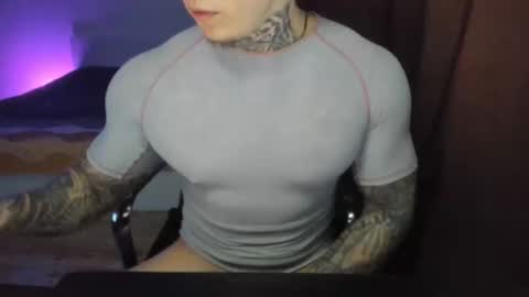 Snapshot of lewis_muscleee chatting on April 2026 05:10:01 PM blablablack online show from April 2026 05:10:01 PM