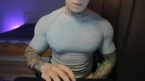 Snapshot of lewis_muscleee chatting on April 2026 05:22:02 PM blablablack online show from April 2026 05:22:02 PM