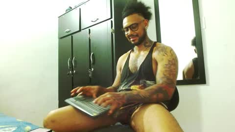 Lewis Strong online show from September 2025 10:33:02 PM