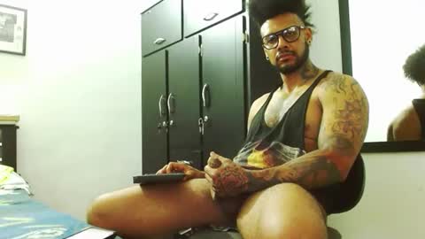 Lewis Strong online show from September 2025 06:33:01 PM