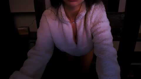 Alexia online show from December 2024 04:40:01 PM