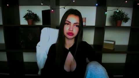 Alexia online show from February 2025 01:52:02 PM