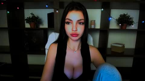 Alexia online show from March 2025 04:35:02 PM