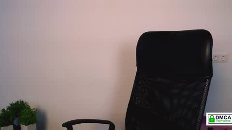 Alexia online show from September 2025 01:32:01 PM