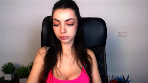 Alexia online show from December 2025 01:31:02 PM