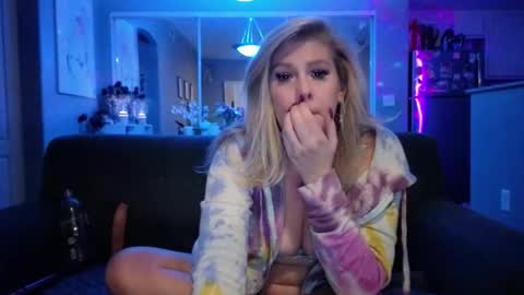 Snapshot of lexi_shocker chatting on November 2025 05:28:02 AM Lexi online show from November 2025 05:28:02 AM