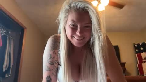 Snapshot of lexiblazing chatting on June 2026 09:25:01 PM Lexi online show from June 2026 09:25:01 PM