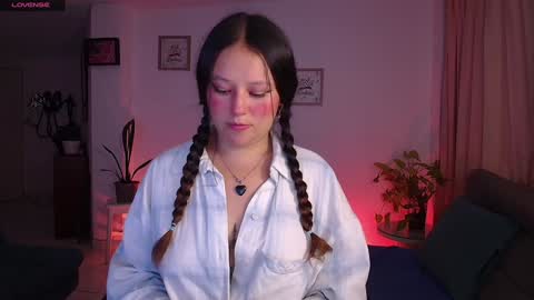 Lexie Thompson   8pm  0000am -5 online show from January 2025 03:09:02 AM