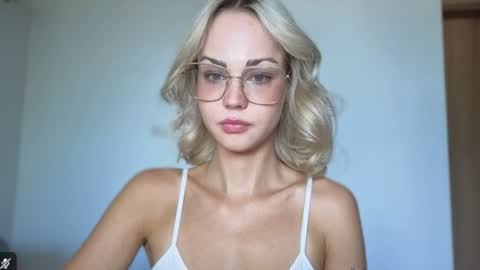 Snapshot of lexie_wild chatting on June 2026 07:00:01 AM Lexie online show from June 2026 07:00:01 AM