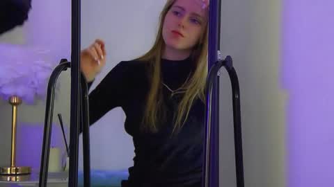 Snapshot of lexireadway chatting on September 2025 06:24:01 AM Lexi online show from September 2025 06:24:01 AM