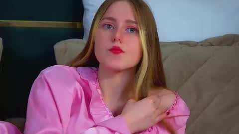 Snapshot of lexireadway chatting on November 2025 06:44:02 PM Lexi online show from November 2025 06:44:02 PM