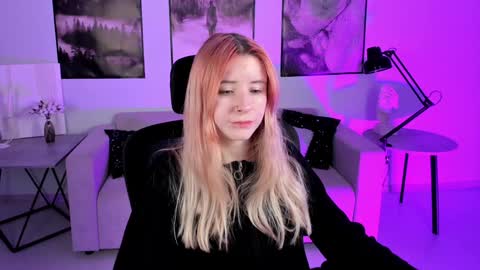 Snapshot of lexiwenford chatting on December 2024 09:28:02 AM Lexi Wenford NO NUDE GODDESS online show from December 2024 09:28:02 AM