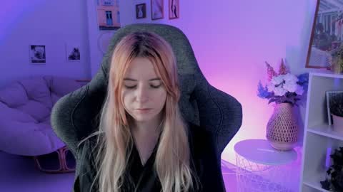 Snapshot of lexiwenford chatting on December 2024 02:47:01 AM Lexi Wenford NO NUDE GODDESS online show from December 2024 02:47:01 AM