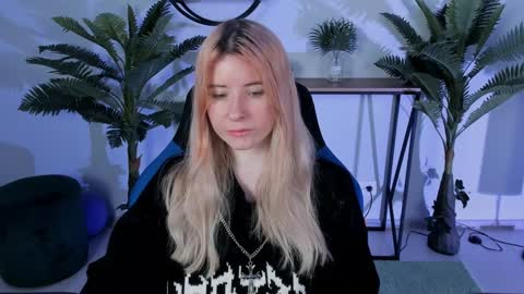 Snapshot of lexiwenford chatting on December 2024 09:06:02 AM Lexi Wenford NO NUDE GODDESS online show from December 2024 09:06:02 AM