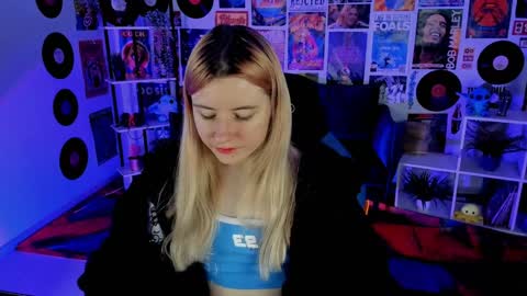 Snapshot of lexiwenford chatting on December 2024 06:14:01 AM Lexi Wenford NO NUDE GODDESS online show from December 2024 06:14:01 AM