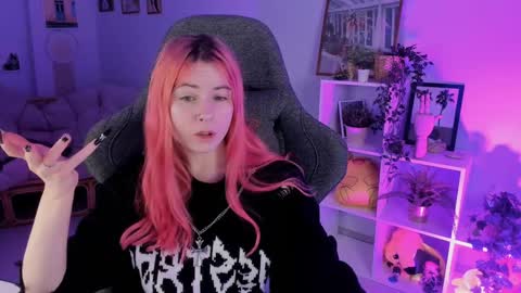 Snapshot of lexiwenford chatting on December 2024 05:42:02 AM Lexi Wenford NO NUDE GODDESS online show from December 2024 05:42:02 AM